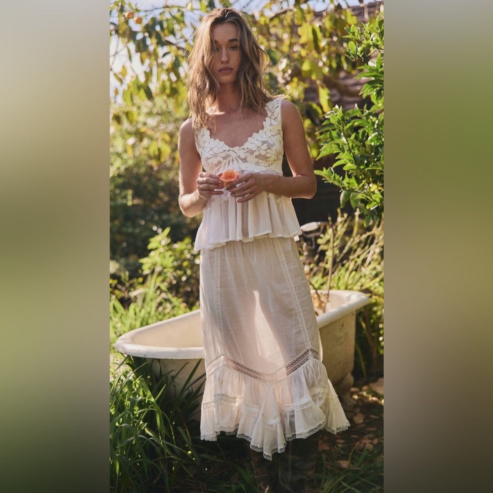 Intimately Petal Party Shapeless Cami NWOT clean ivory - Picture 4 of 5